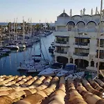 Puerto Marina Waterfront דירה
